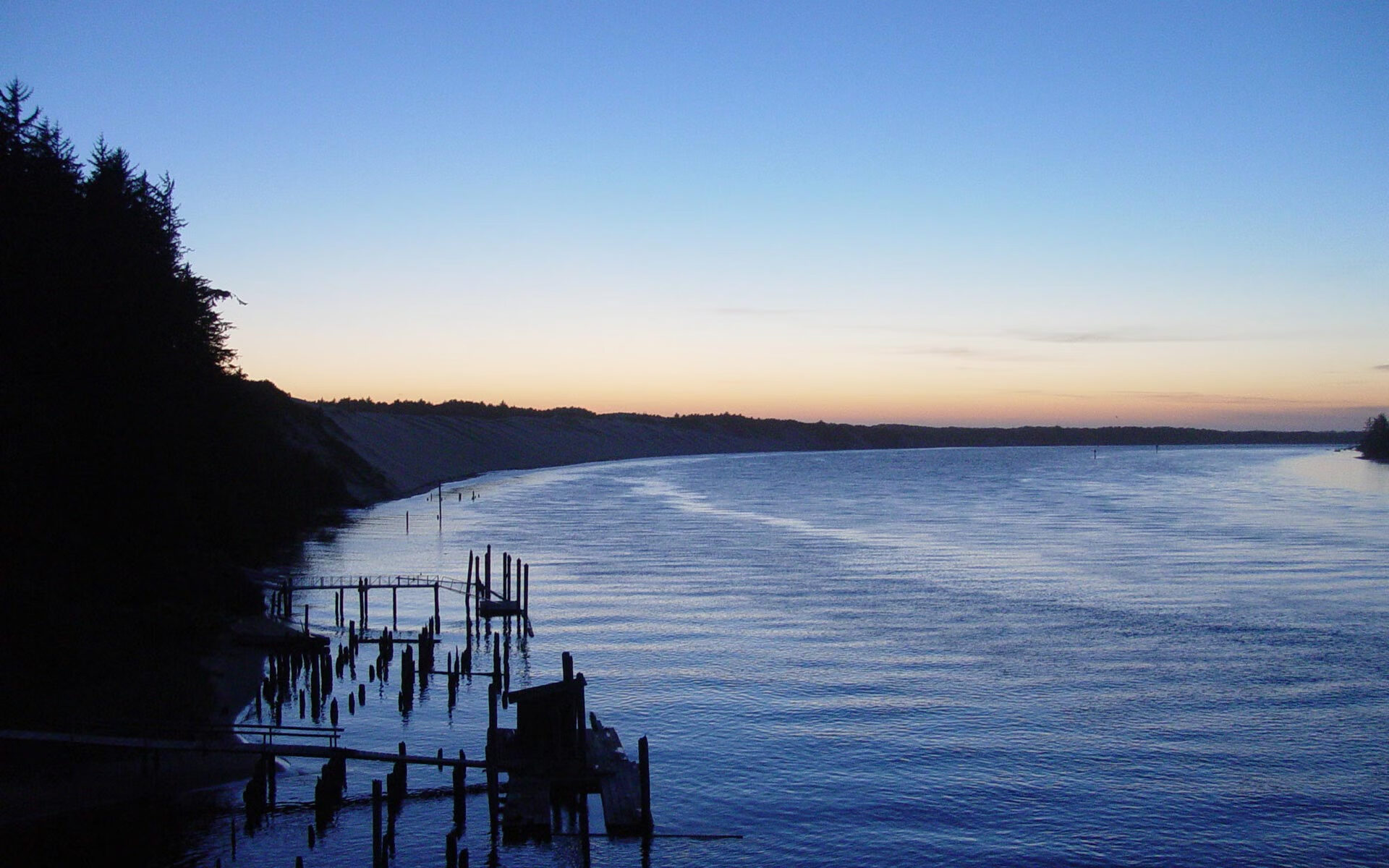 爱游戏入口-勇士逆转尼克斯，季后赛首轮中库里双手暴扣点燃全场，勇士vs尼克斯库里54分录像回放