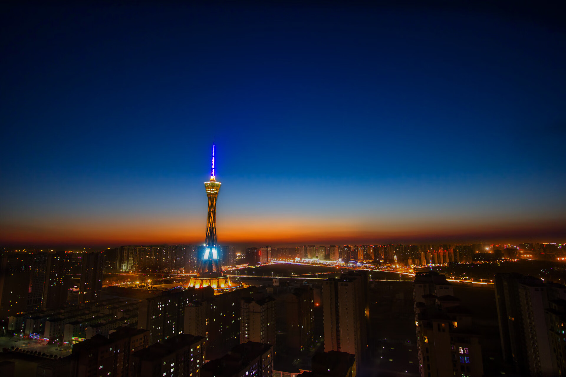 爱游戏APP-掘金队球员身体素质显著提升，掘金队球员工资表